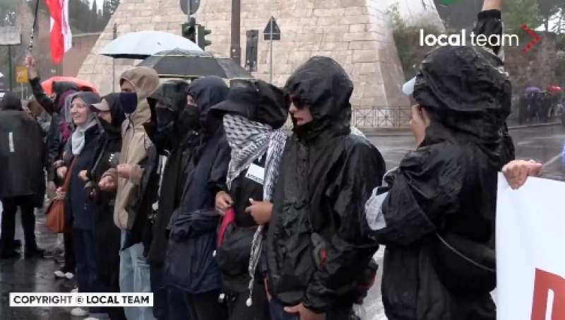 scontri alla manifestazione pro palestina a roma 2