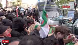 scontri alla manifestazione pro palestina a roma 3