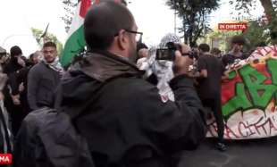 scontri alla manifestazione pro palestina a roma 5