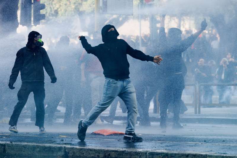 scontri alla manifestazione pro palestina di roma foto lapresse 22