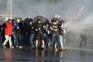 scontri alla manifestazione pro palestina di roma foto lapresse 33