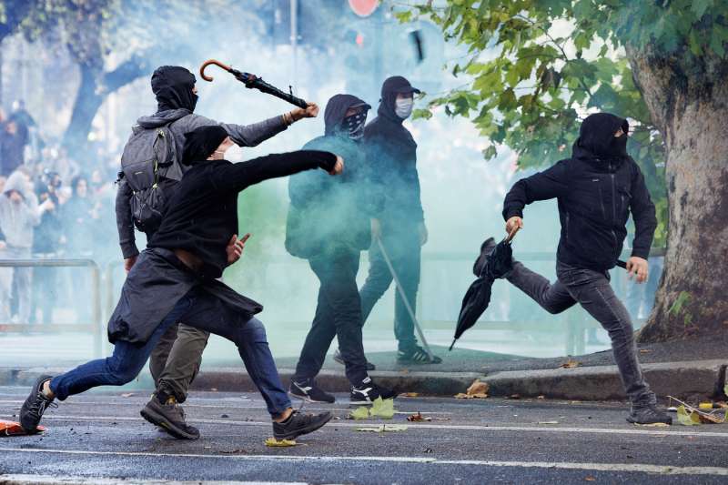 scontri alla manifestazione pro palestina di roma foto lapresse 43