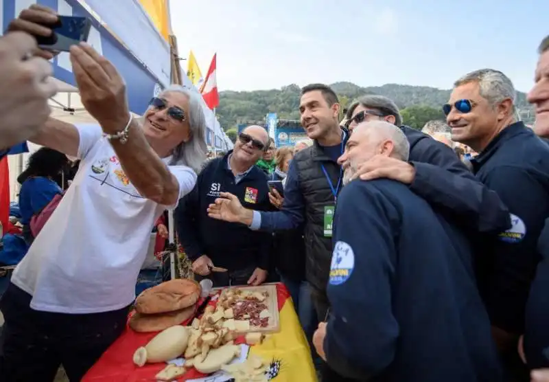 selfie con roberto vannacci al raduno di pontida 2024 