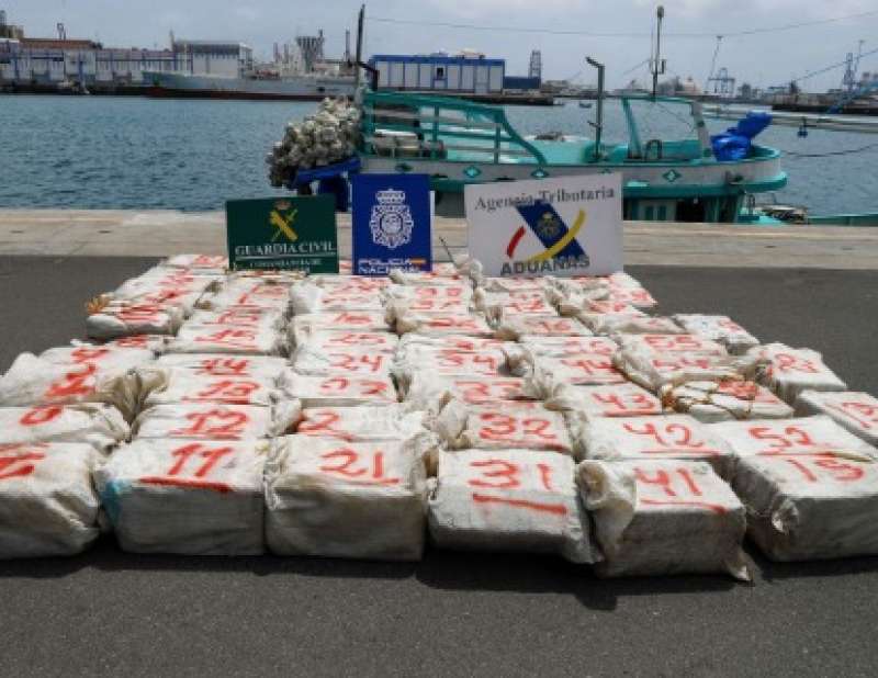 SEQUESTRO DI UNA NAVE CON 400 KG DI COCAINA A LANZAROTE