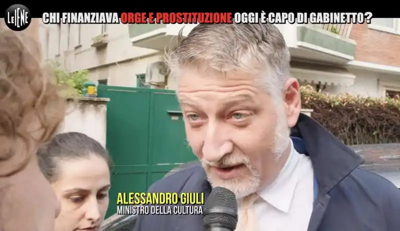 servizio delle iene su alessandro giuli   2