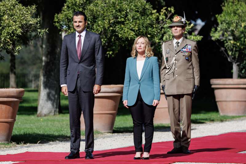 sheik tamim bin hamad al thani e giorgia meloni a villa pamphilj foto lapresse.