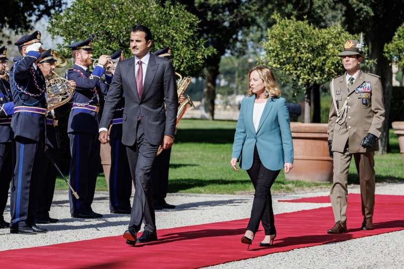 sheik tamim bin hamad al thani e giorgia meloni a villa pamphilj foto lapresse