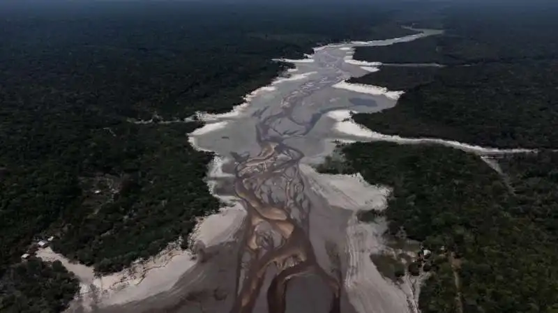 siccita nel rio delle amazzoni  