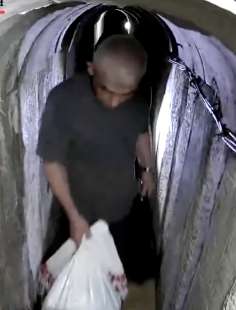 sinwar in un tunnel di gaza 1