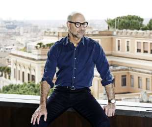 stanley tucci 5