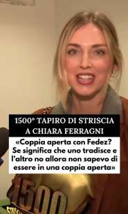 striscia la notizia consegna il tapiro a chiara ferragni 4