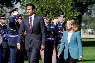 tamim bin hamad al thani e giorgia meloni a villa pamphilj foto lapresse