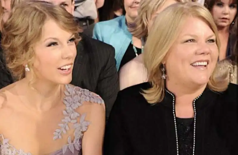 taylor swift e la madre 2