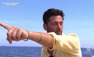 temptation island filippo bisciglia in versione capitan findus 1