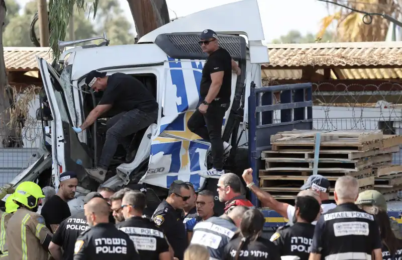 tir sulla folla a glilot a nord di tel aviv 1