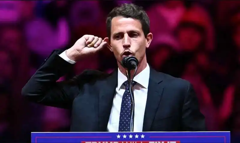 tony hinchcliffe al comizio di donald trump al madison square garden  2