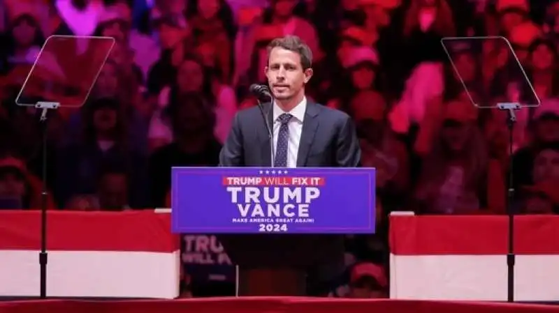 tony hinchcliffe al comizio di donald trump al madison square garden  4