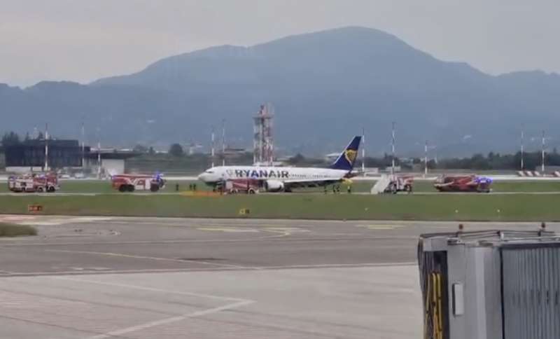 volo ryanair fermo orio al serio 3