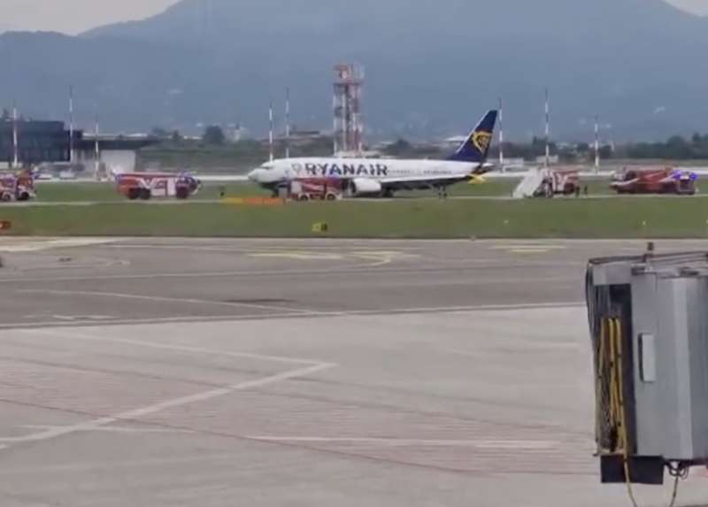 volo ryanair fermo orio al serio 5