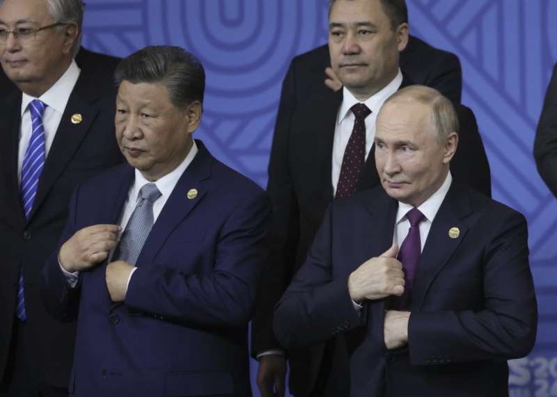 xi jinping vladimir putin vertice brics 2024 foto lapresse