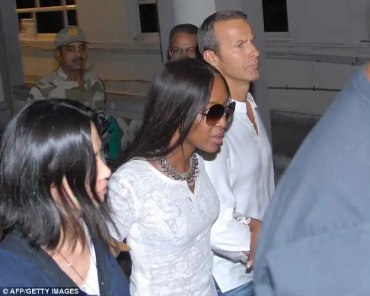 INDIA: NAOMI CAMPBELL E VLADIMIR DORONIN