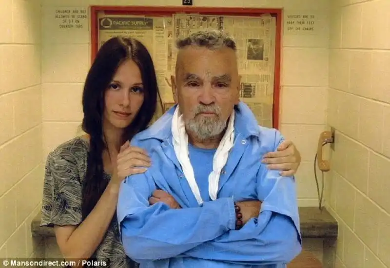 afton elaine burton e charles manson