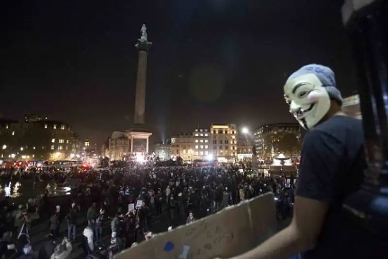 anonymous proteste a londra contro l'austerity 10