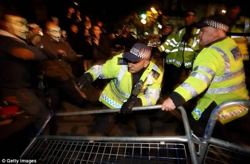 anonymous proteste a londra contro l'austerity 22