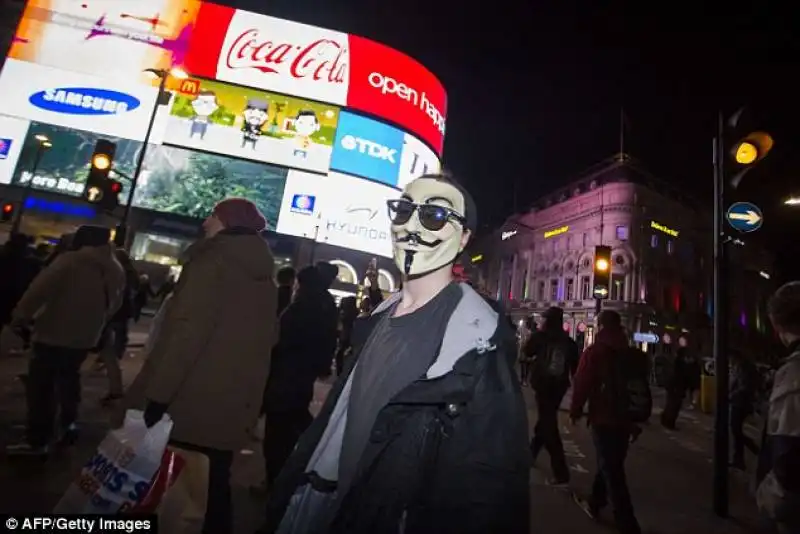 anonymous proteste a londra contro l'austerity 26