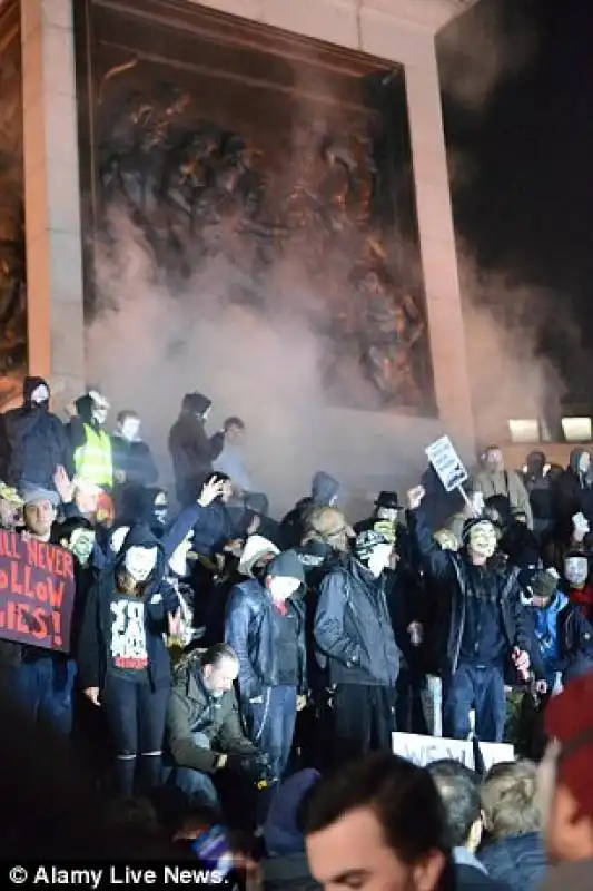 anonymous proteste a londra contro l'austerity 6