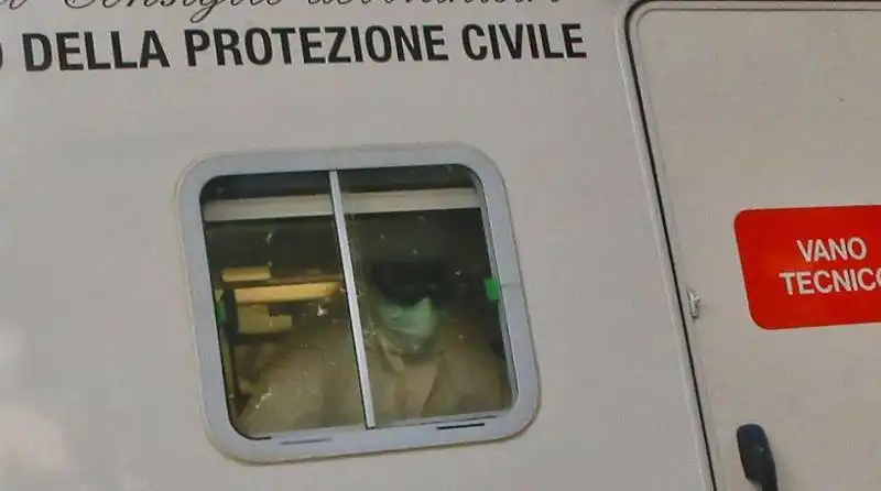 arrivo del paziente italiano contaggiato da ebola 2