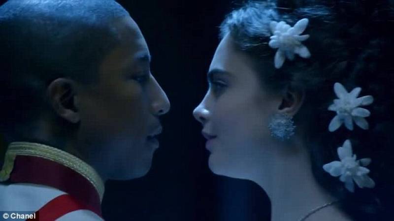 cara delevingne e pharrell williams per karl lagerfeld 2