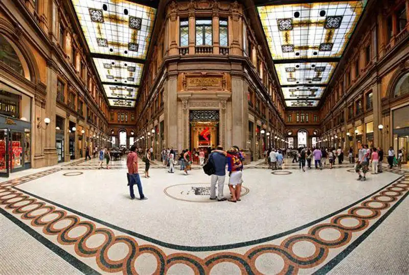 feltrinelli galleria alberto sordi 3