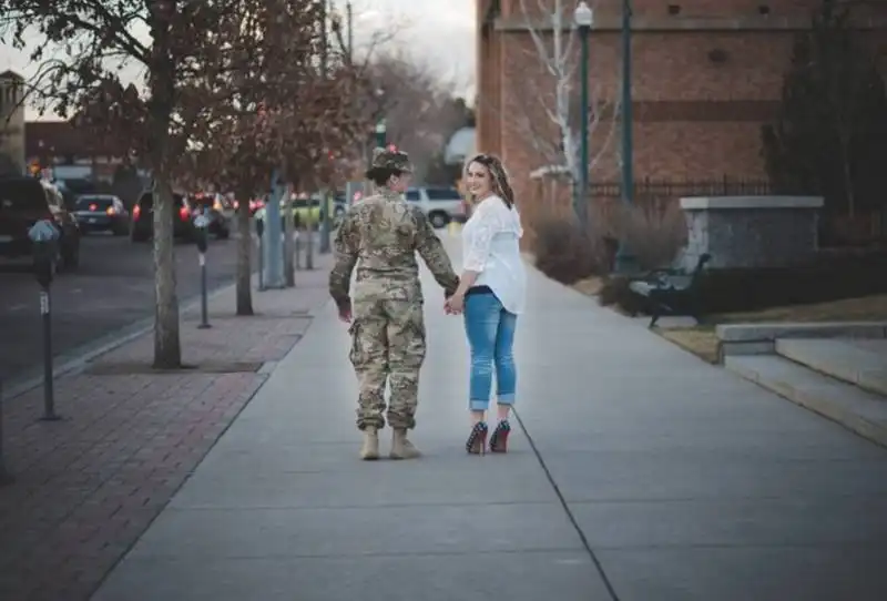 il bacio della soldatessa 2