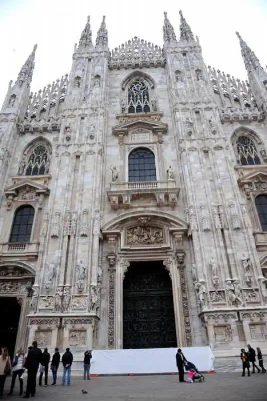 imbrattato il duomo di milano 1