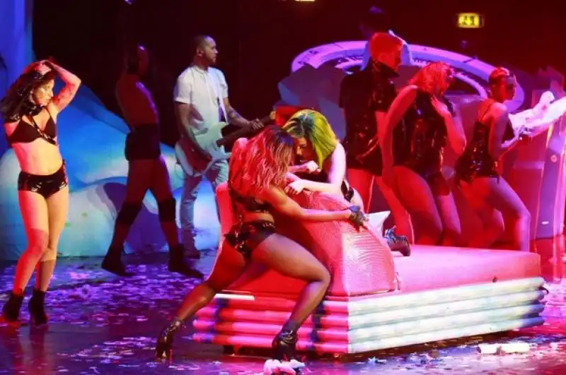 lady gaga artrave a milano 12