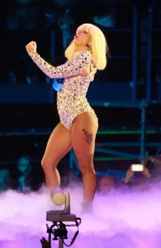 lady gaga artrave a milano 19