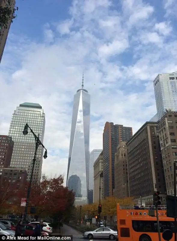 lavavetri rischiano di cadere dal one world trade center 5