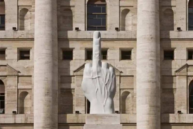 maurizio cattelan love galleri perrotin 2010