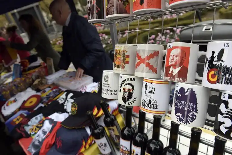 merchandise fascista a madrid