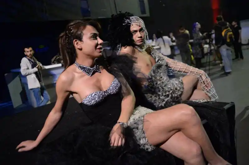 mistanbul, fashion show transgender urat saka1