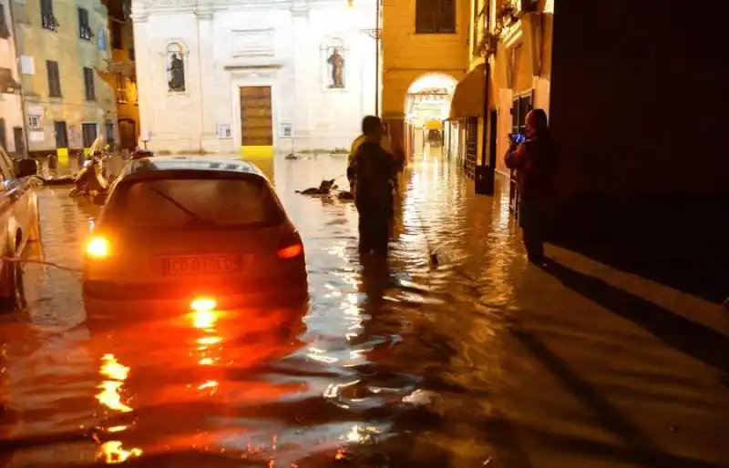  nubifragio nel tigullio, allagamenti a chiavari  1