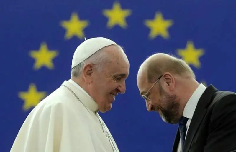 papa bergoglio in visita al parlamento europeo  10