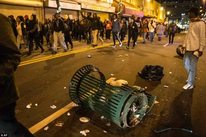 proteste e scontri per la sentenza brown 28