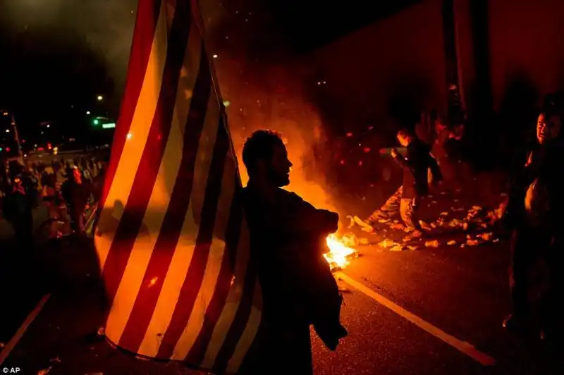 proteste e scontri per la sentenza brown 9