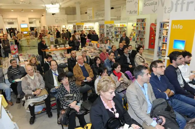 pubblico per renzo arbore