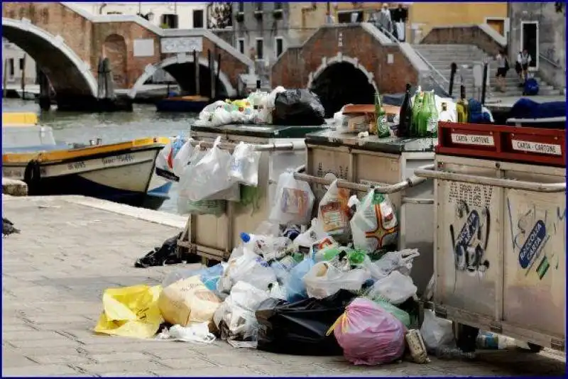 spazzatura a venezia