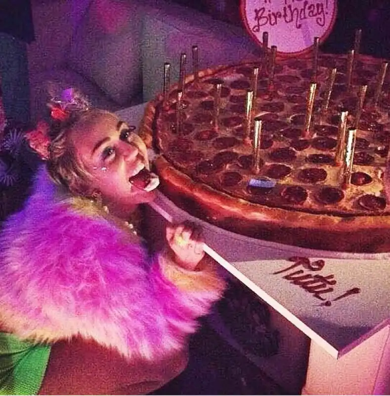 torta per miley cyrus