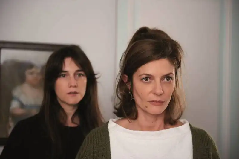 tre cuori  charlotte gainsbourg e chiara mastroianni