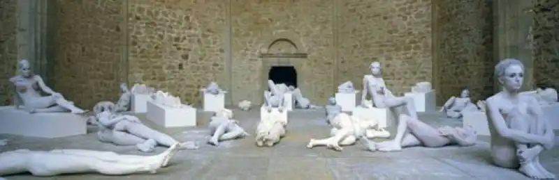 vanessa beecroft 11